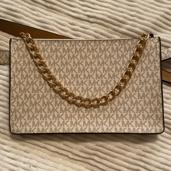 Michael Kors belt bag - Picture 2 of 5